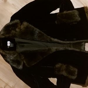 SPANNER Velvet Blazer with Faux Fur Trim